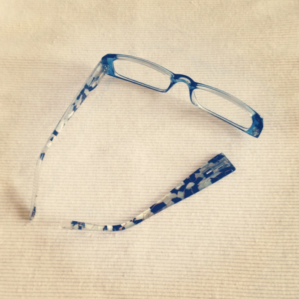 broken-reading-glasses